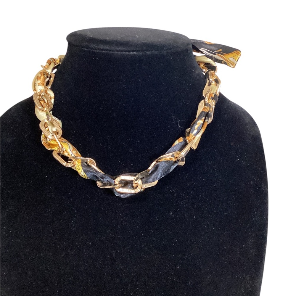 (#42) Nine West Gold Chain Necklace